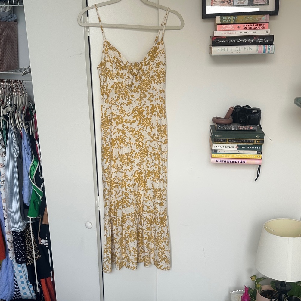 Chic Yellow and White Floral Maxi Dress